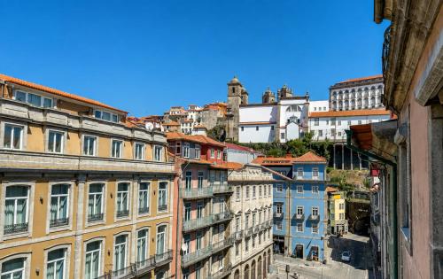 Historic Ribeira Riverside Flat by LovelyStay