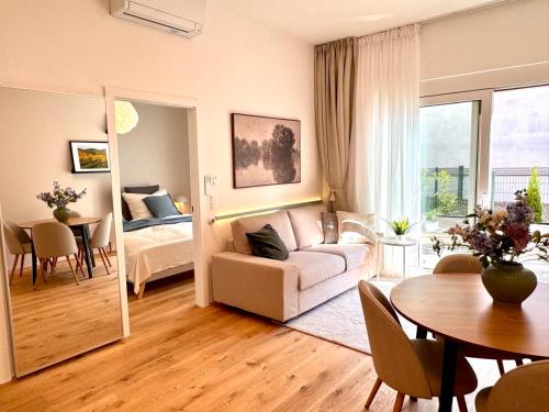Vienna Garden Suites Waltz Terrace and AC