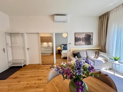 Vienna Garden Suites Waltz Terrace and AC