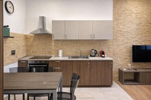 Authentic Rome 2BR near Vatican & Metro Cipro