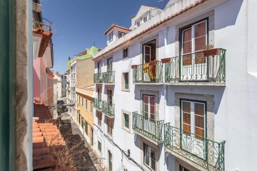 Lovely & Cozy with Amazing View & Central Location