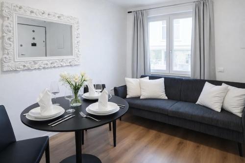 1BR Vatican Apartment, 5 Min Walk to Metro A