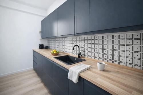 1BR Vatican Apartment, 5 Min Walk to Metro A