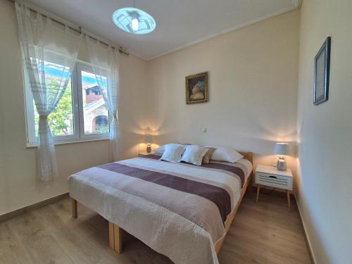 Holiday apartment with garden