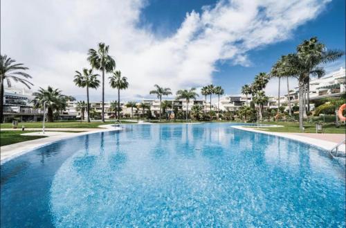 Luxurious 3-bedroom apartment in Lorcrimar IV