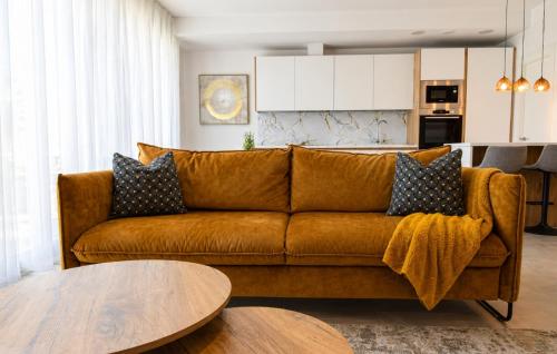 Premium Extended-Stay 2-Bed Apartment in Estepona