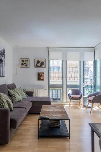City Center Apartment With Shaded Terrace