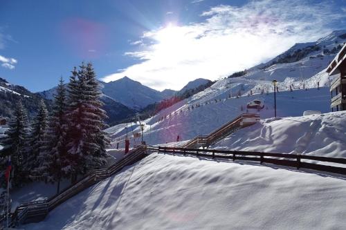 Résidence Plein Soleil - CHARMANT STUDIO, LUMINEUX SKIS AUX PIEDS MAE-7569