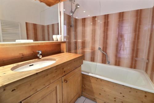 Résidence Plein Soleil - APPARTEMENT ENSOLEILLÉ, TV DANS LE SALON ET LA CHAMBRE MAE-7612