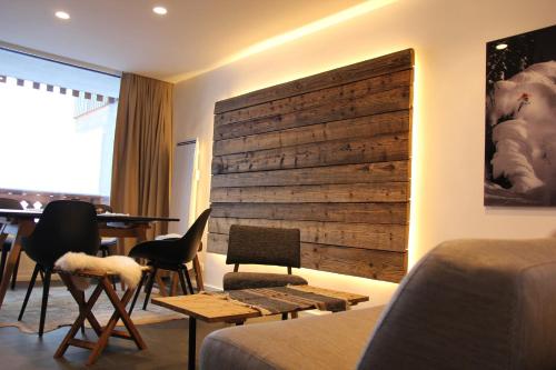 Résidence Eterlous - VAL THORENS location: appartement exceptionnel de 55 m2 dans le centre, rénovation haut de gamme MAE-9026