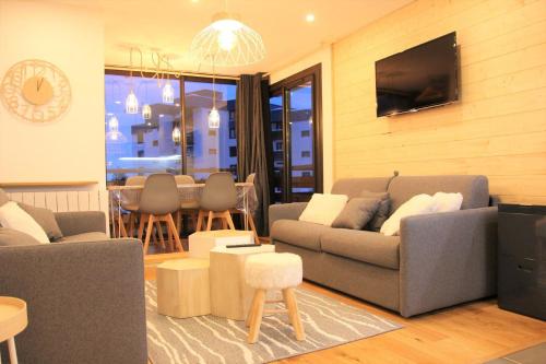 Résidence Schuss - Val Thorens location: Appartement rénové avec chambre et cabine, proche des pistes MAE-9028