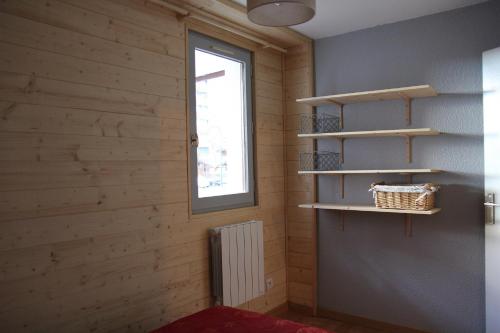 Résidence Schuss - Val Thorens location: Appartement rénové avec chambre et cabine, proche des pistes MAE-9028