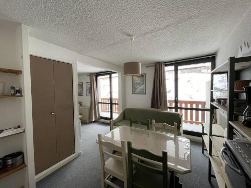 Résidence Hauts De La Vanoise - VAL THORENS location: petit appartement confortable pour 4 personnes avec un grand balcon MAE-9039