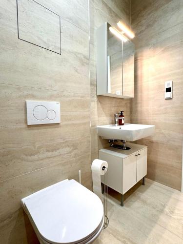 Vienna Garden Suites Cocoon Terrace and AC