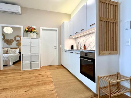 Vienna Garden Suites Cocoon Terrace and AC