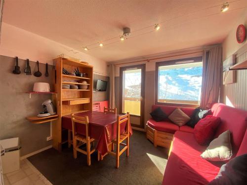Résidence Reine Blanche - Val Thorens location: appartement avec chambre, balcon au sud, bordure de pistes MAE-9052