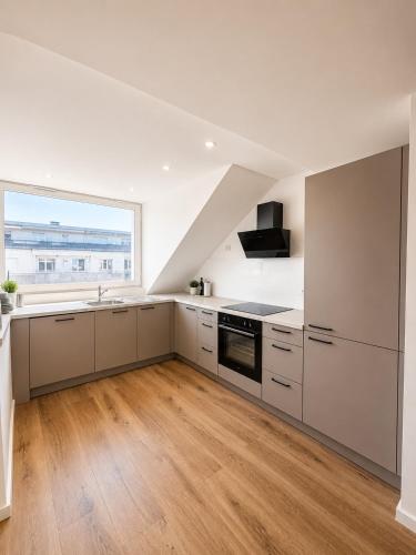 Modernes Penthouse-Loft mit Netflix, AC und Terrasse