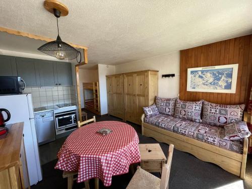 Résidence Glaciers - VAL THORENS location: studio pour 4 personnes avec balcon sud ouest dans un quartier jeune et animé MAE-9085