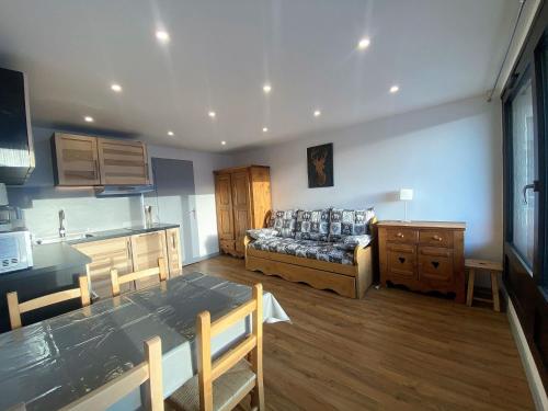 Résidence Neves - VAL THORENS location: Studio pour 4 personnes dans un quartier animé (LES NEVES) MAE-9097
