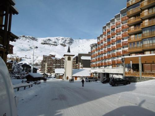 Résidence Hauts De La Vanoise - VAL THORENS location: studio pour 2 personnes exposé sud ouest, étage élevé, centre station MAE-9124