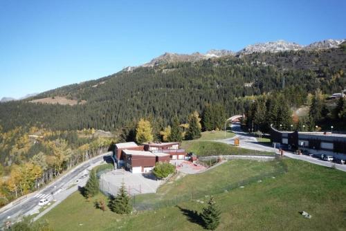 Résidence Pierra Menta - Appartement spacieux de 4 pièces pour 9 personnes en dernier étage, proche des pistes et des commerces dans le village du Charve MAE-1660