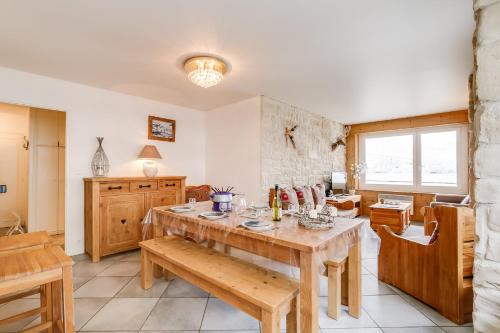 Résidence Le Bec Rouge - Appartement de charme 3 pièces 8 personnes à Tignes au pied des pistes et proche des commerces dans le quartier du Lac. Vue impr MAE-1681