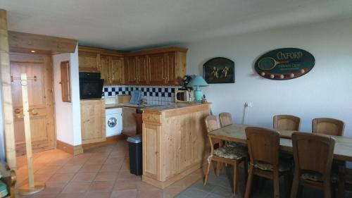 Résidence Chantel - Charmant duplex de 4 pièces dans une résidence au pied des pistes dans le quartier du Chantel. MAE-1678