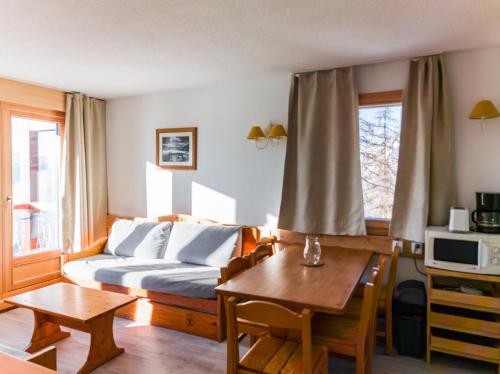 Résidence Ruitor Arc 1800 - Appartement 3 pièces pour 6 personnes avec une jolie vue sur la vallée, proche du télécabine dans le village de Charmettoger à A MAE-1697