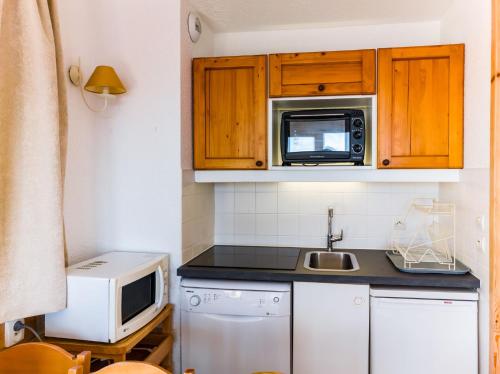 Résidence Ruitor Arc 1800 - Appartement 3 pièces pour 6 personnes avec une jolie vue sur la vallée, proche du télécabine dans le village de Charmettoger à A MAE-1697