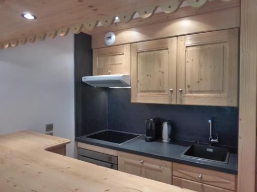 Résidence Le Vallon - Appartement 2 pièces pour 4-5 personnes situé à Méribel centre proche des commerces et des pistes de ski MAE-1766