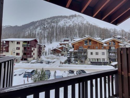 Résidence Le Chantelouve - Studio cabine avec mezzanine pour 5 personnes à Val d'Isère à 300m du centre du village et 450m des pistes MAE-1805