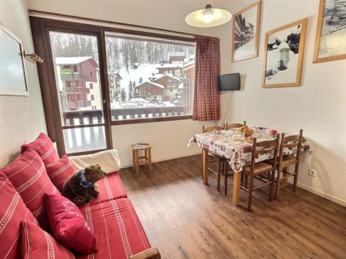 Résidence Le Chantelouve - Studio cabine avec mezzanine pour 5 personnes à Val d'Isère à 300m du centre du village et 450m des pistes MAE-1805