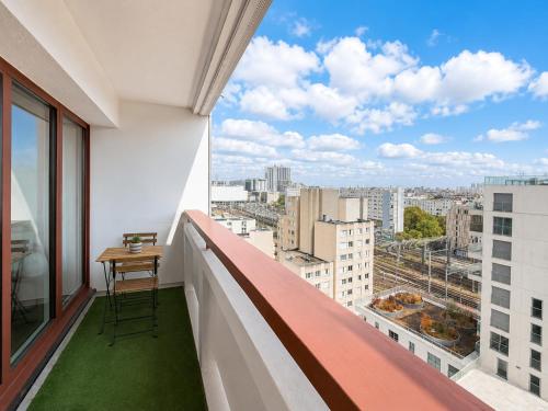 Magnifique 2 pièces avec piscine au 15e