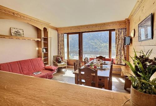 Résidence Le Bec Rouge - Appartement de charme 3 pièces 8 personnes à Tignes ski aux pieds et proche des commerces dans le quartier du Lac MAE-1993