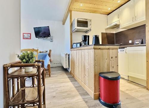 Résidence Les Roches Rouges A Ou B - Appartement agréable de 4 pièces pour 8 personnes à Tignes proche des commerces et des pistes dans le quartier du Lavachet MAE-1994