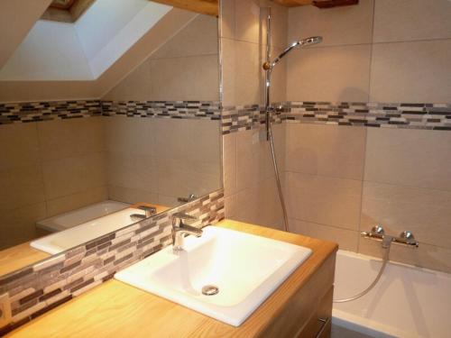 Résidence Le Cristal - Appartement 4 pièces de charme en duplex pour 8 personnes situé dans Méribel centre proche des commerces MAE-2007