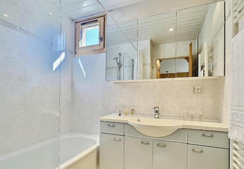 Résidence Le Pramecou - Appartement de charme 6 personnes à Tignes proche des pistes et des commerces dans le quartier du Val Claret. Appartement situé MAE-2016 photo 3