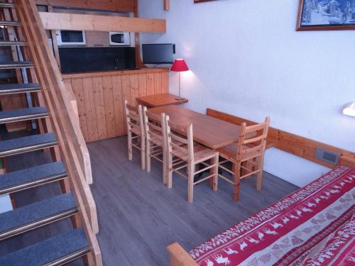Résidence Tournavelles - Appartement 4 pièces 8 personnes avec vue sur les pistes, skis aux pieds et proche des commerces dans le village des Villards à MAE-2008