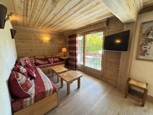 Résidence Les Brimbelles - Appartement 3 pièces pour 6 personnes situé dans le centre de Méribel proche des commerces et des pistes de ski MAE-2041