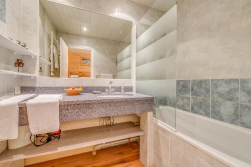 Résidence Bec Rouge - Appartement rénové 3, ski au pied, vue lac MAE-3464