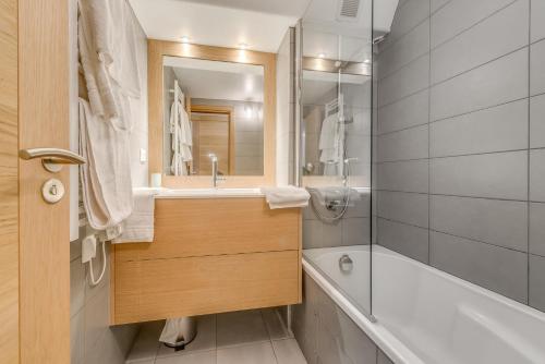 Résidence Palafour - Studio cabine 4 personnes pieds des pistes - balcon vue Grande Sassière MAE-3629