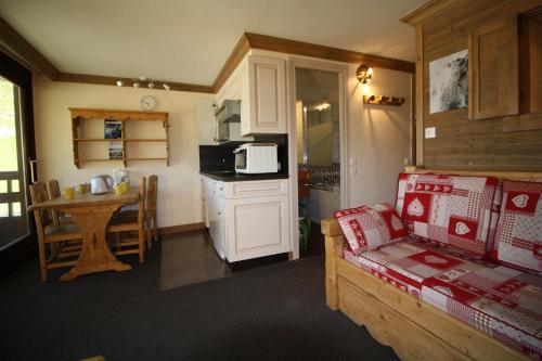 Résidence Palafour - Studio cabine 4 personnes pieds des pistes - balcon vue Grande Sassière MAE-3640