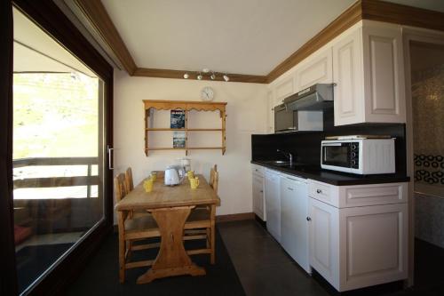 Résidence Palafour - Studio cabine 4 personnes pieds des pistes - balcon vue Grande Sassière MAE-3640