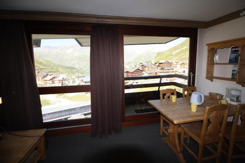 Résidence Palafour - Studio cabine 4 personnes pieds des pistes - balcon vue Grande Sassière MAE-3640