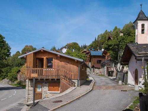Chalet 4 chambres, proche pistes, parking, pour 8 personnes