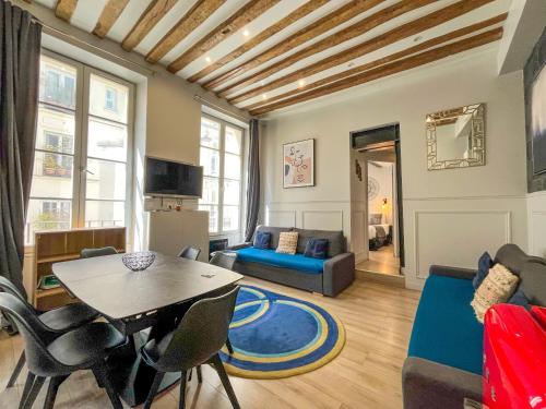 UrbanFlat 44 - Perfectly Located Apartment in center of Paris