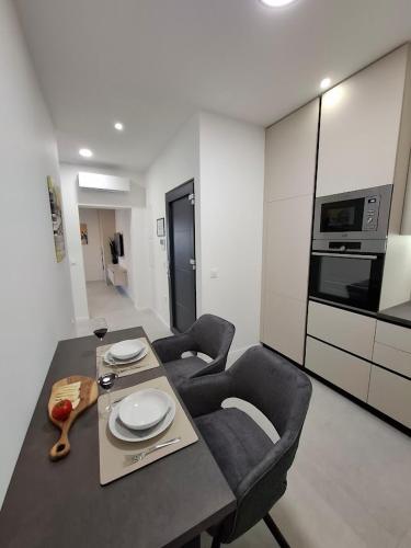 Sunset Cove Apartment