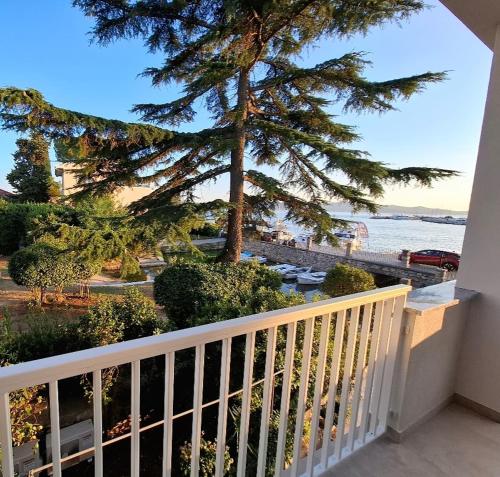 Sunset Cove Apartment