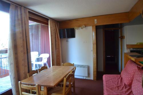 Résidence Miravidi - Appartement 3 pièces pour 7 personnes, proche des pistes et des commerces, au coeur du village du Charvet à Arc 1800 MAE-6553