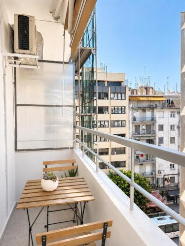 Stylish 1BR Apartment in City Center, Buka Hospitality